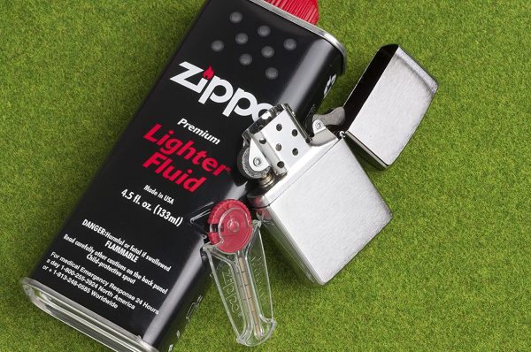 ZIPPO(ジッポ) ライター 200モデル ギフトボックス(フリント、オイル小缶付) 200SET - 画像 (3)